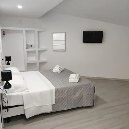 Residenza Atena טרופאה